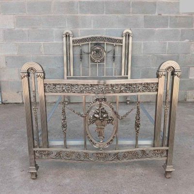 ama antigua bronce estilo Luis XVI (110,100,90). Cama antigua Neoclásico Modernista Belle Epoque.