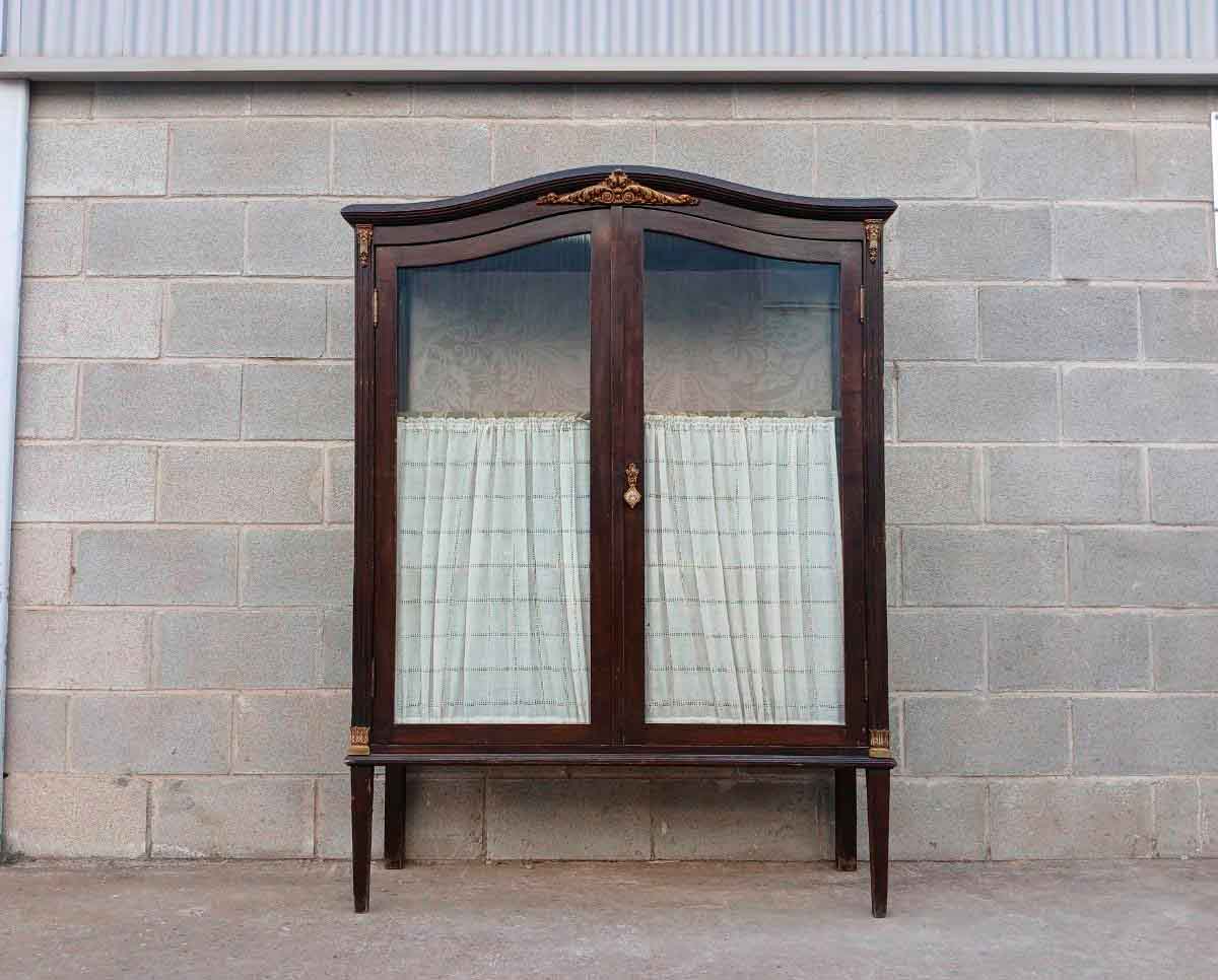 Vitrina antigua estilo isabelino. Mueble Vitrina Expositora antigua estilo inglés Victoriano.