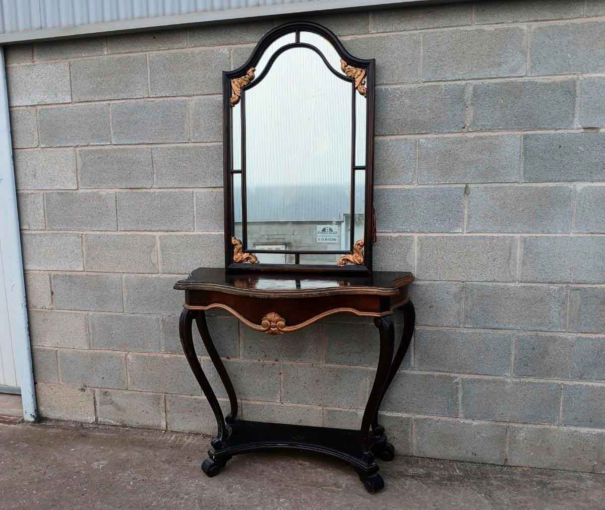 Consola antigua estilo Isabelino. Consola antigua con Espejo antiguo estilo inglés Victoriano.