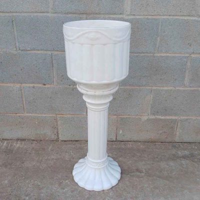 Macetero pie antiguo porcelana. Columna antigua vintage.