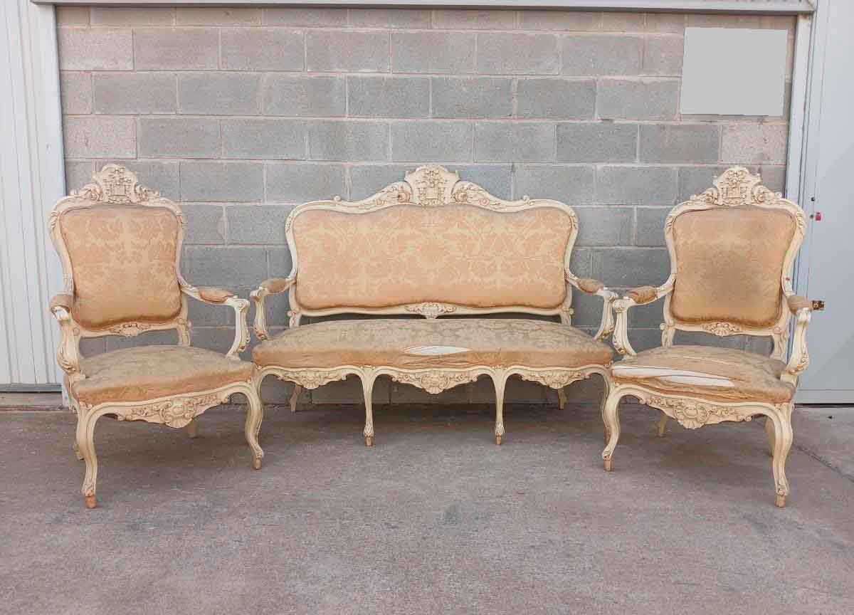 Sofá antiguo + 2 Dos Sillones antiguos estilo Luis XV. Tresillo antiguo estilo Isabelino.