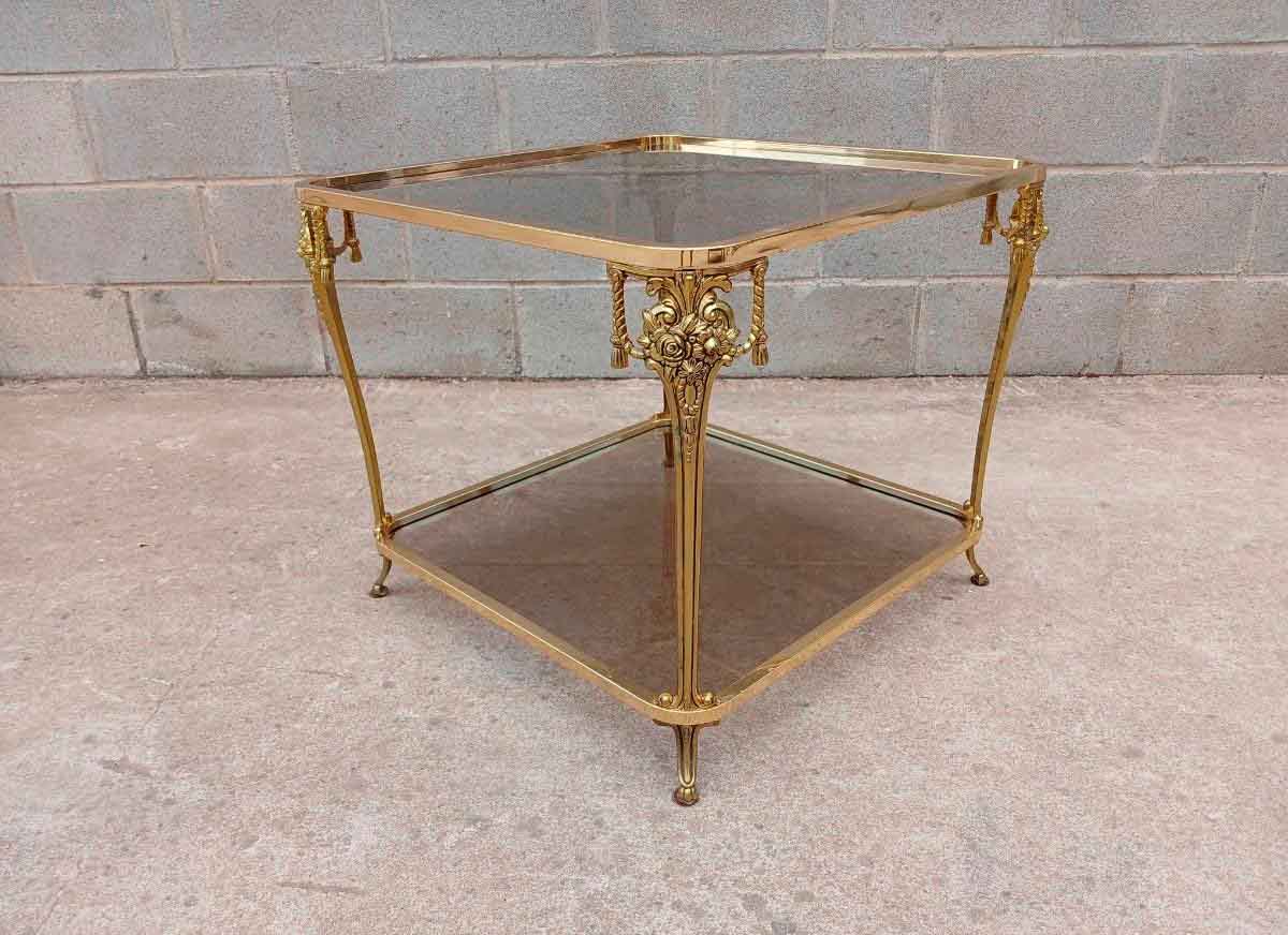 Mesa Auxiliar antigua vintage bronce estilo Luis XV. Mesita Auxiliar antigua estilo francés Luis XVI.