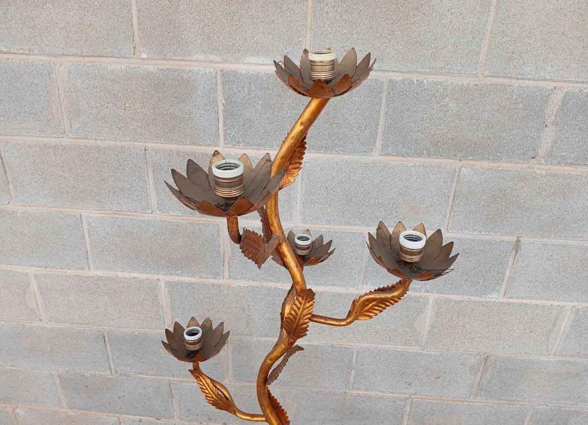 Lámpara de pie antigua de diseño 1970 Mid Century. Lámpara vintage metal hierro forjado dorado. - Imagen 3