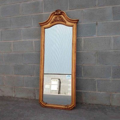 Espejo antiguo estilo Luis XVI (144 cm). Espejo vintage vertical estilo Luis XV dorado pan de oro.