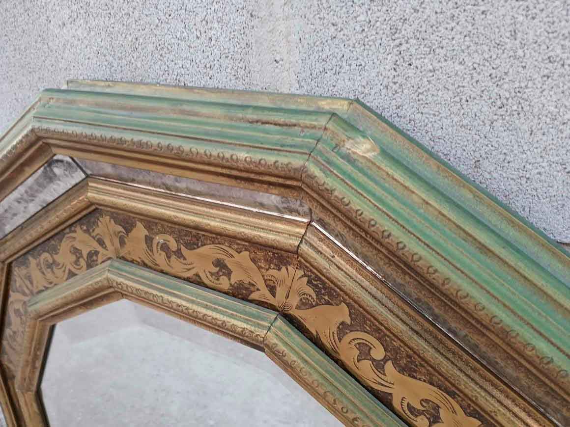 Espejo antiguo de latón. Espejo antiguo Veneciano. Espejo dorado antiguo vintage. - Imagen 4
