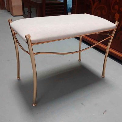 Banqueta Silla Descalzadora bronce antigua vintage estilo inglés (67 cm). Pequeño Banco antiguo.