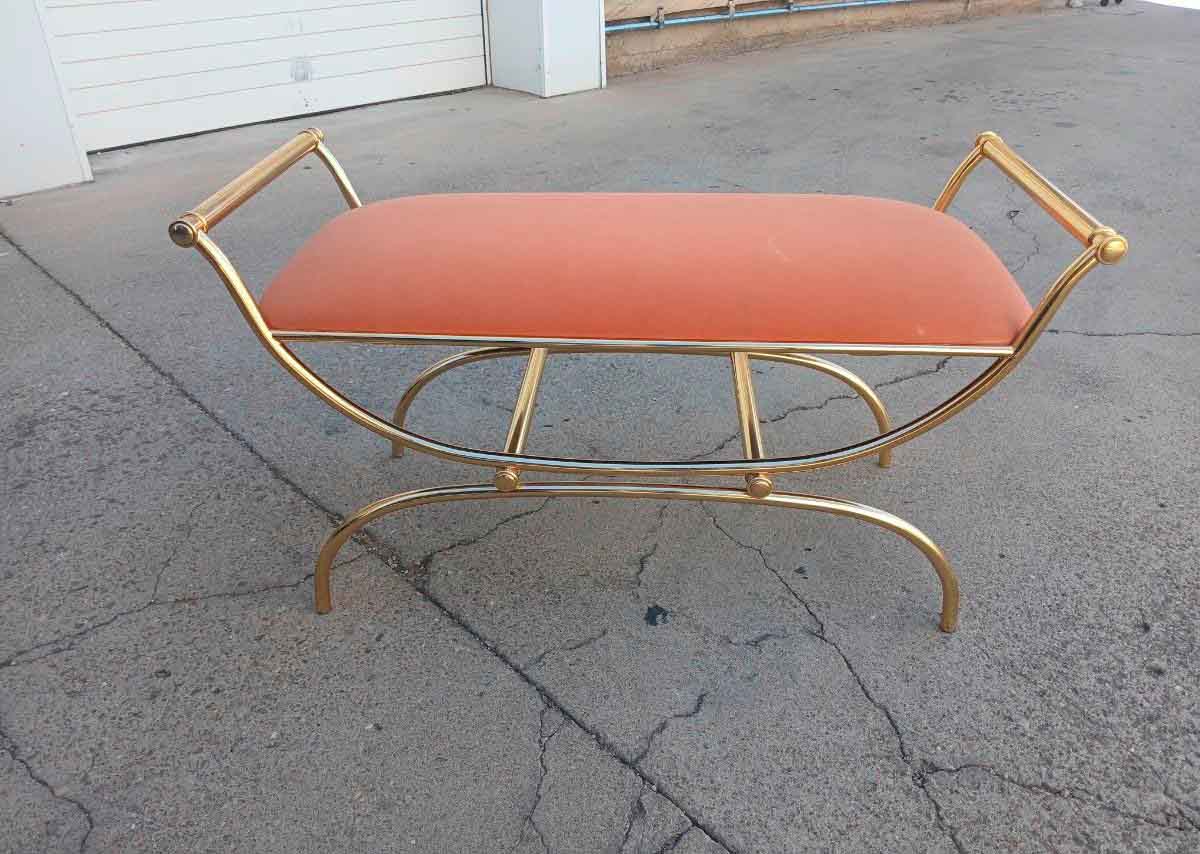 Banqueta Silla Descalzadora bronce antigua vintage estilo inglés (90 cm). Pequeño Banco antiguo.