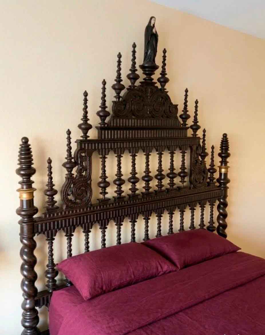 Cabecero antiguo. - Imagen 2