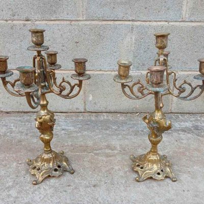 2 Dos Candelabros de bronce antiguos estilo Luis XV.