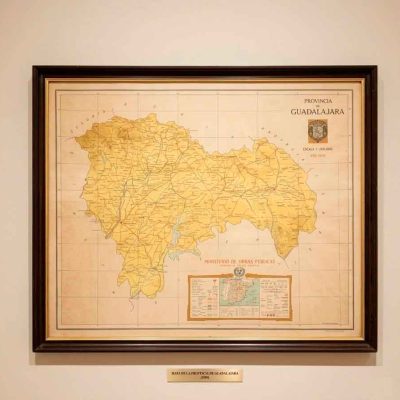 Cuadro antiguo con Mapa antiguo provincia de Guadalajara 1953 Ministerio público (118 cm).
