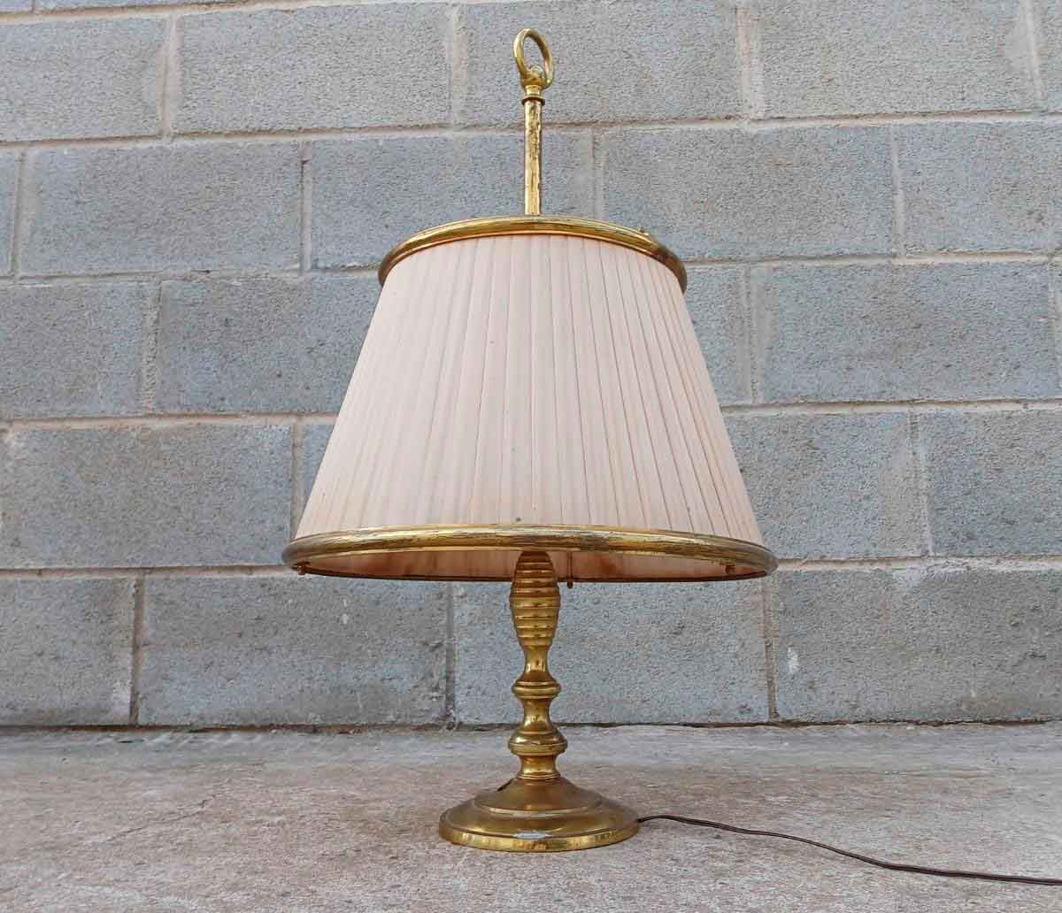 Lámpara antigua de despacho estilo inglés. Lámpara de mesa sobremesa antigua bronce.